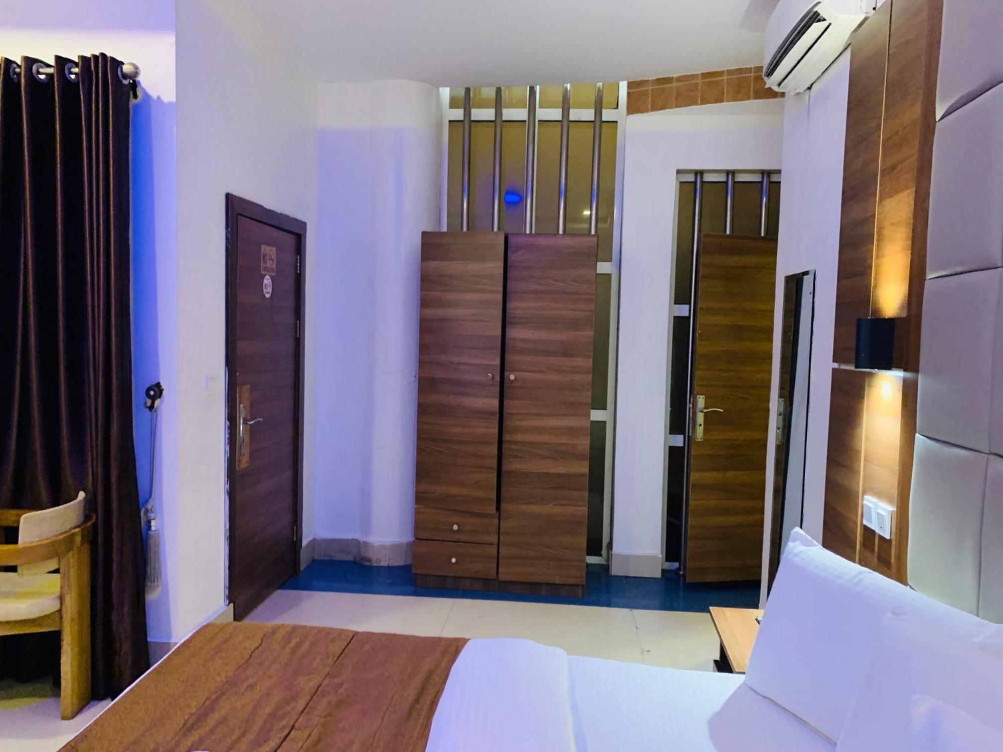 Hotel Presken @ Freedom Way,
