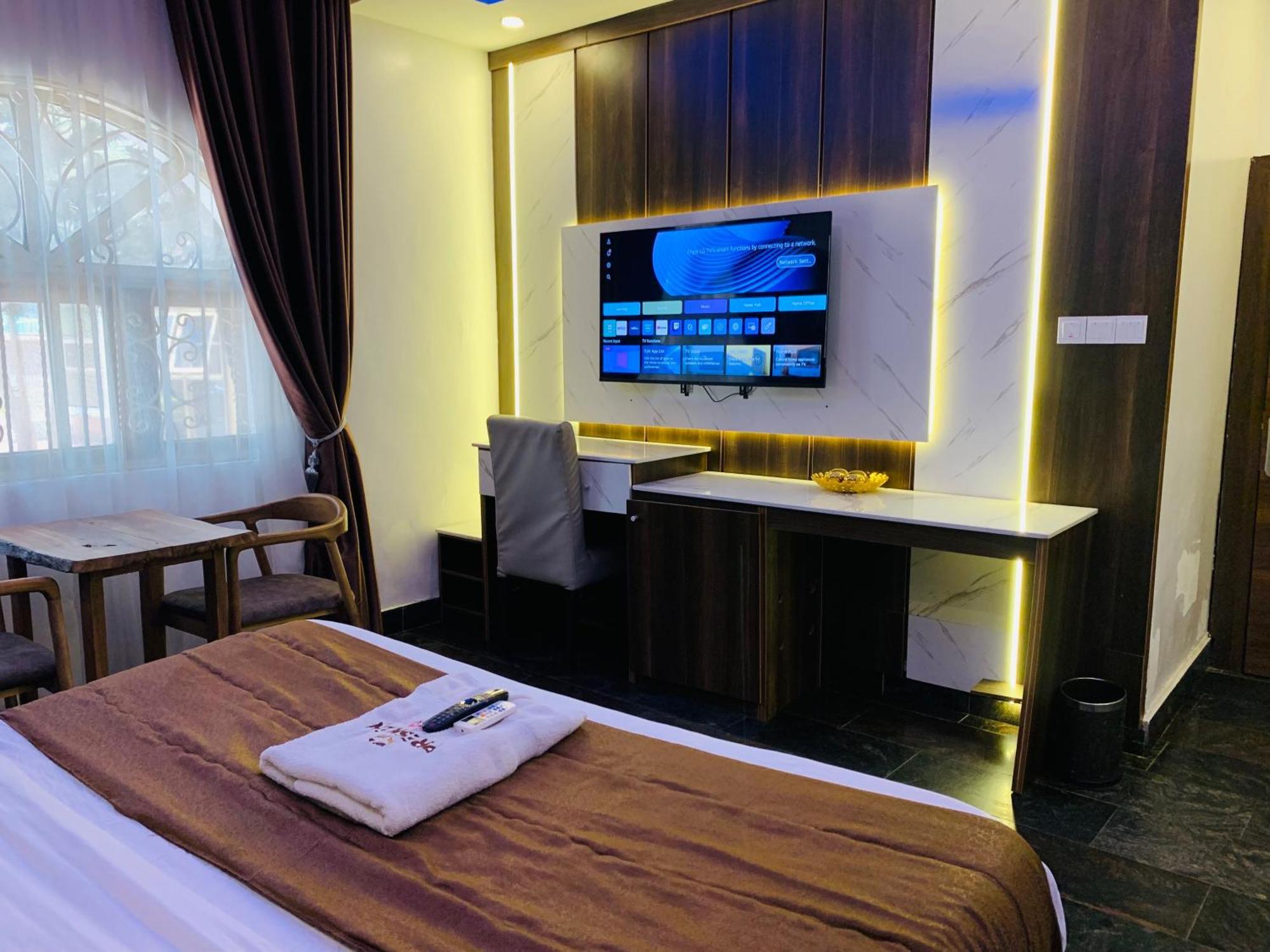Presken @ Freedom Way, Hotel Lekki