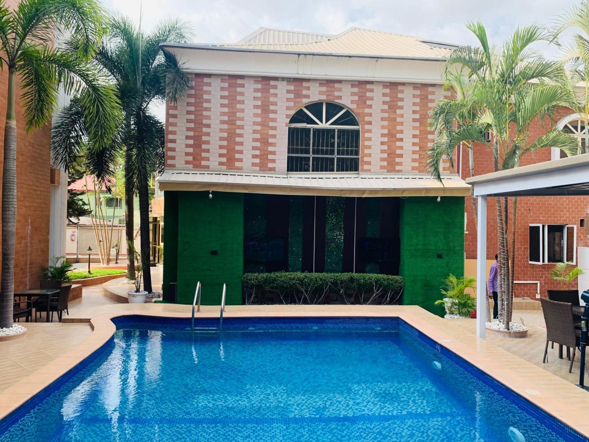 Presken @ Freedom Way, 3* Lekki